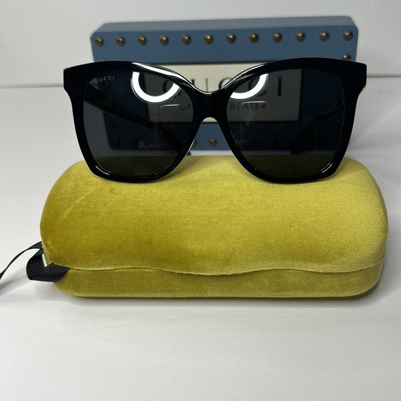 GUCCI Grey Gradient Butterfly Ladies Sunglasses GG0459S 001 54 - Picture 5 of 16